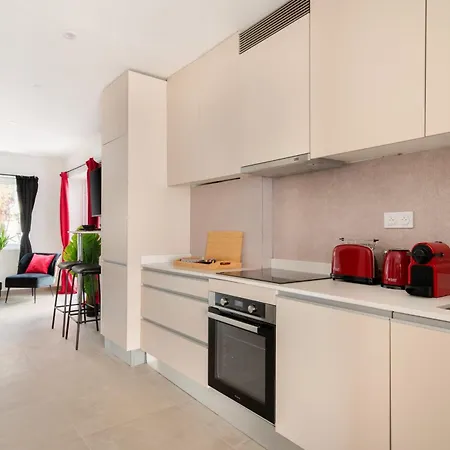 Beige Hospitalite - Ruby - - Netflix Apartment *