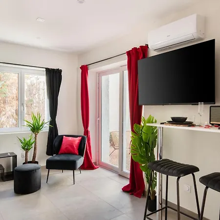 Beige Hospitalite - Ruby - - Netflix Apartment Saint-Etienne (Loire)