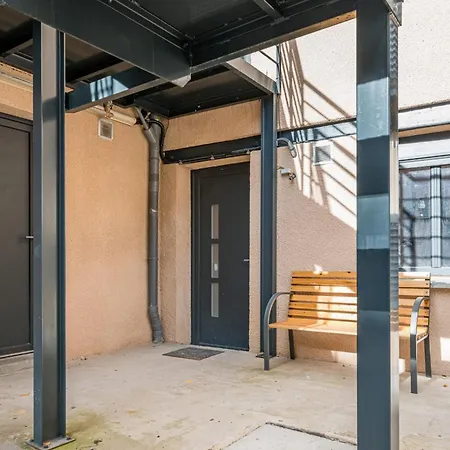 Beige Hospitalite - Ruby - - Netflix Apartment Saint-Etienne (Loire)